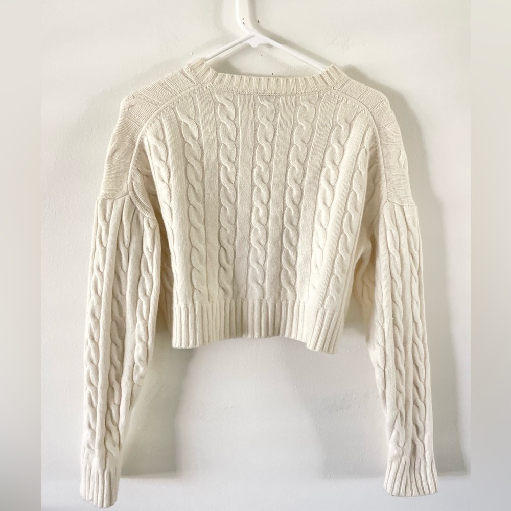 Aritzia Sunday Best Cropped Cable Knit Sweater Oversized Could fit XS to S - Picture 4 of 6